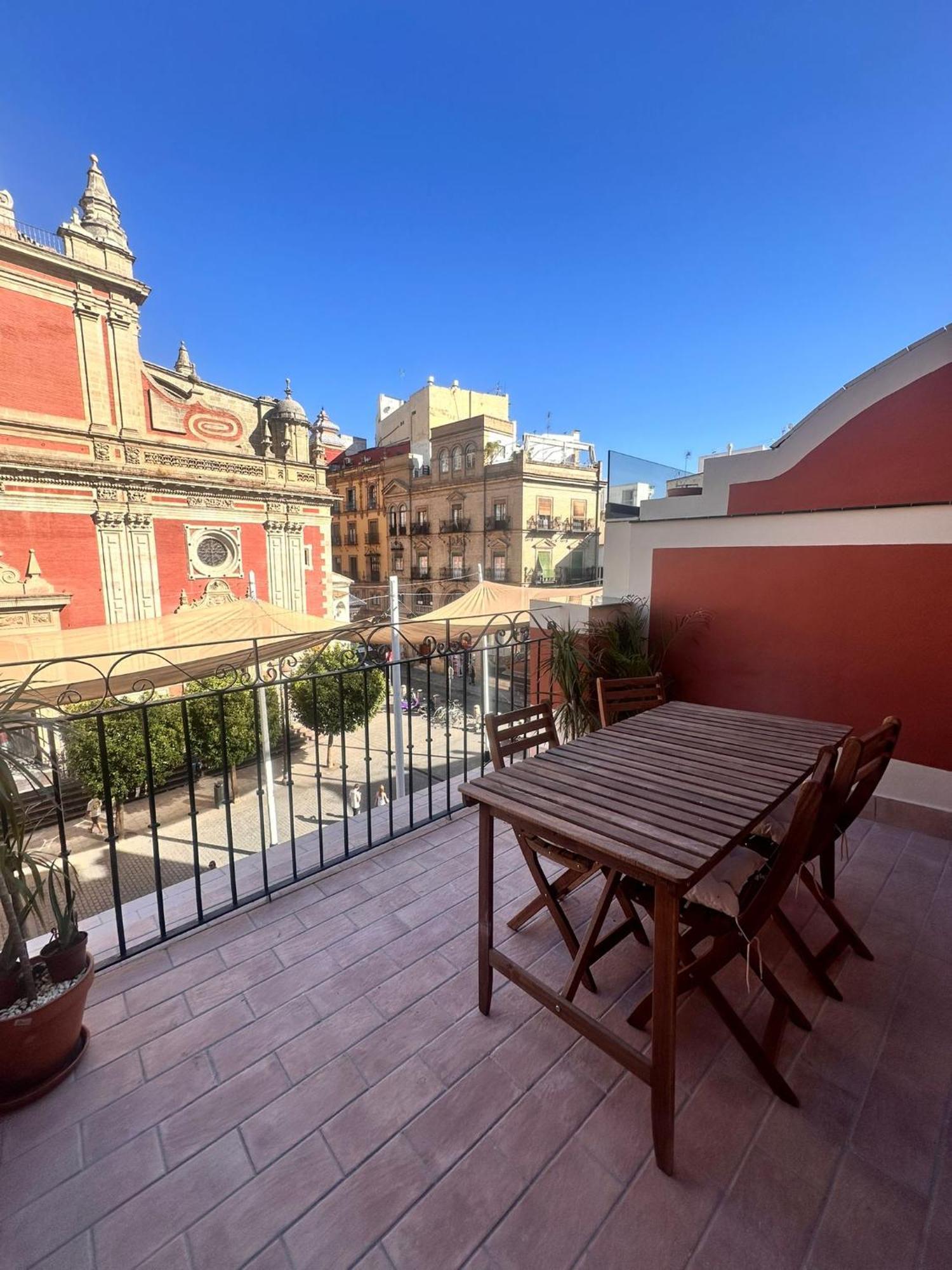 Panther Home Salvador Sevilla Kültér fotó